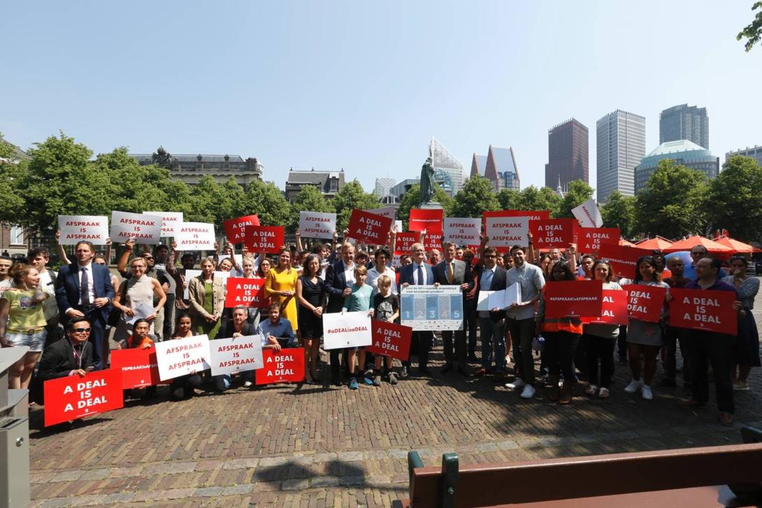 AmCham Joins United Expats at Parliament to Hand Over Petition on 30% Ruling AmCham Joins United Expats at Parliament to Hand Over Petition on 30% Ruling