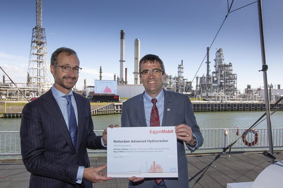 ExxonMobil Celebrates the Opening of their New Innovative and Energy-Efficient Billion Euro Installation in the Port of Rotterdam ExxonMobil Celebrates the Opening of their New Innovative and Energy-Efficient Billion Euro Installation in the Port of Rotterdam