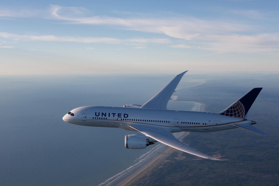 United 787 Dreamliner coming to Amsterdam United 787 Dreamliner coming to Amsterdam